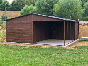 Lemez garázs 3 x 6m +be álló 3 x 4m+műhely 3 x 2m